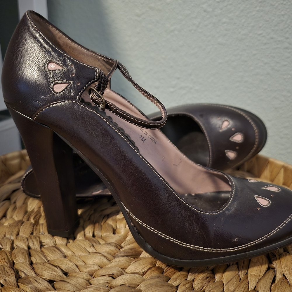 Adorable brown and pink covered-toe Guess heels